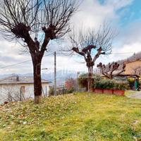 TERRATETTO SU TRE PIANI IN POSIZIONE PANORAMICA A