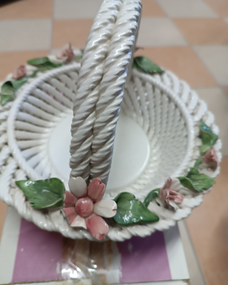 Porcellana capodimonte cesto fiori