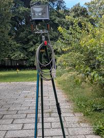 Faro da lavoro con treppiede 