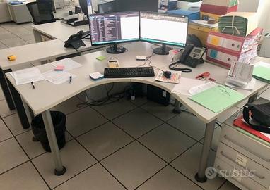 scrivania angolare per ufficio