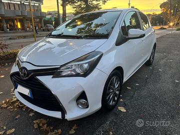 Toyota Yaris 1.0 5 porte neopaten garanzia 12 mesi