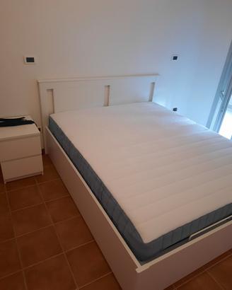 Letto matrimoniale contenitore+materasso+comodini