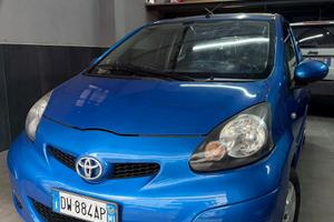 Toyota aygo cambio automatico neopatentati