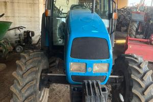 Trattore agricolo