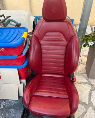 Sedili pelle rossa Alfa Romeo Stelvio