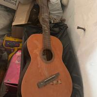 Chitarra classica da aggiustare 