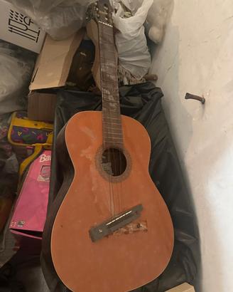 Chitarra classica da aggiustare 