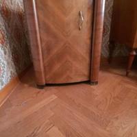 Macchina da cucire d'epoca con mobile Singer