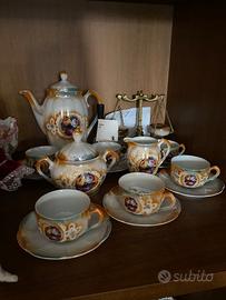 Servizio da caffè in fine porcellana