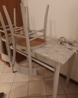 tavolo anni '50 con piano di marmo