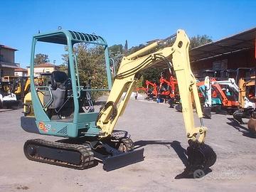 Miniescavatore usato YANMAR B18 EX