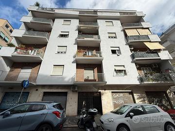 Jonio - negozio ad.te viale jonio