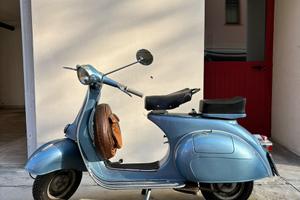 Vespa Piaggio d'epoca 125 cc - 1962