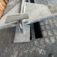 Attrezzo/ancora in ferro pesante