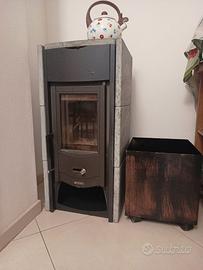 STUFA NORDICA  MODELLO ASIA completa di tubazioni