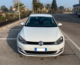 Volkswagen GOLF 7 1.6 Highline DSG