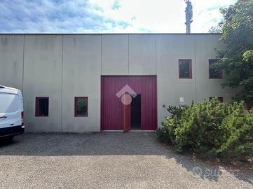 CAPANNONE A VIMERCATE