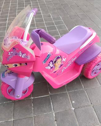 Moto Peg Perego a batteria per bambina
