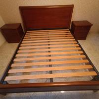 Letto matrimoniale con doghe + 2 comodini e 1 comò