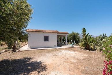 Splendida Villetta Indipendente con Giardino