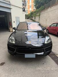 Porsche Cayenne S anno 2020