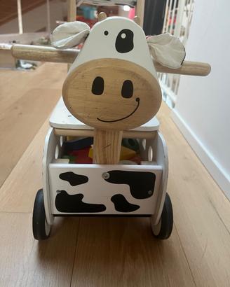 Gioco  cavalcabile in legno mucca