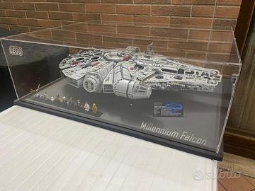 Millenium Falcon Lego 75192 con teca
