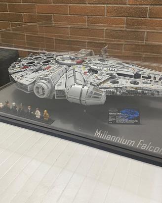 Millenium Falcon Lego 75192 con teca