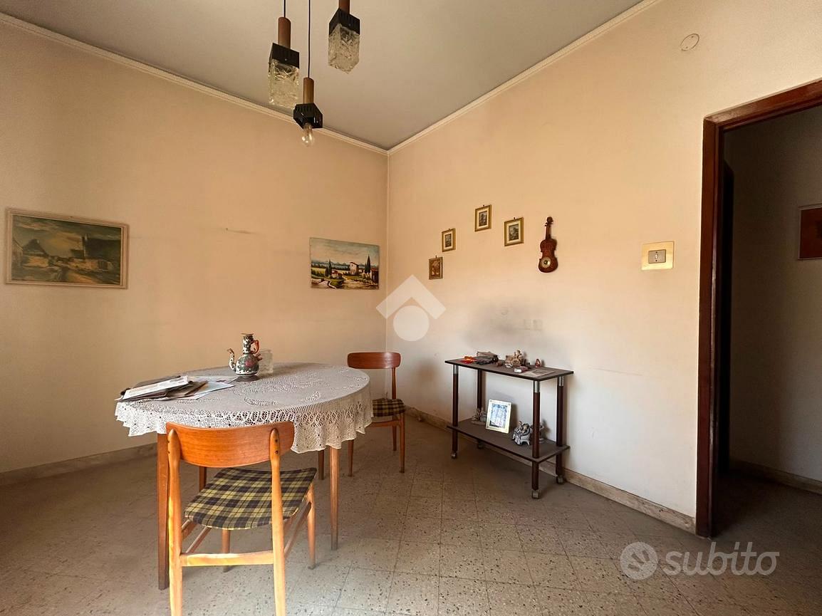 4 LOCALI A PALERMO - Vista 3