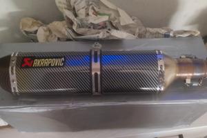 silenziatore akrapovic 