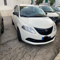 Lancia Ypsilon 1.0 mild hybrid