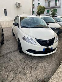 Lancia Ypsilon 1.0 mild hybrid