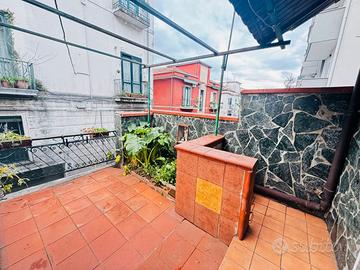 Via de filippis: 2 vani + acc.ri con terrazzino