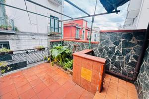 Via de filippis: 2 vani + acc.ri con terrazzino