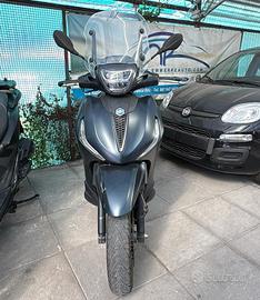 Piaggio Beverly 400 del 2022 USATO