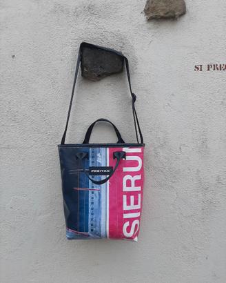 Freitag F75 Leland fuxia