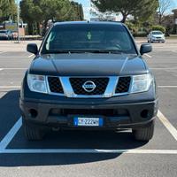 Nissan navara 2.5  diesel 4x4