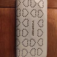 portafoglio twin set colore beige con borchie oro