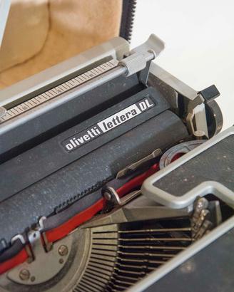 macchina da scrivere vintage OLIVETTI LETTERA DL