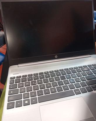 PC portatile HP 255 G8 