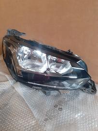 Peugeot 208 Faro Anteriore Dx Alogeno 2020