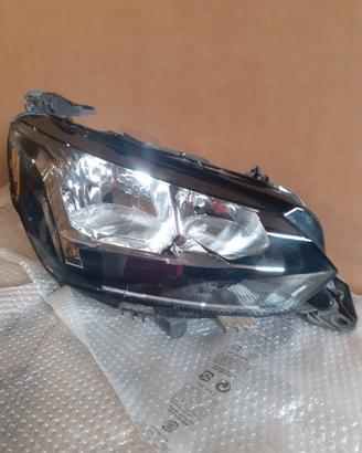 Peugeot 208 Faro Anteriore Dx Alogeno 2020