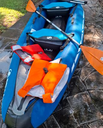 Canoa gonfiabile ed accessori 