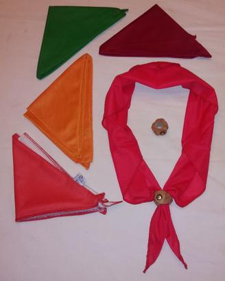 Foulard boy scout e coltellino svizzero