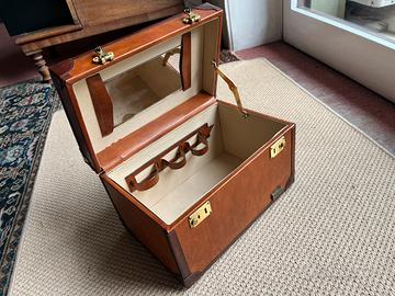 Beauty case in cuoio vintage