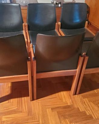 Sedia in pelle rigide