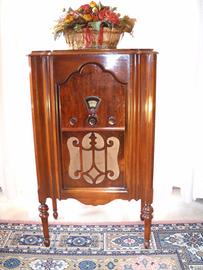 MOBILE RADIO PHILIPS ANNI '30 CON FM FUNZIONANTE