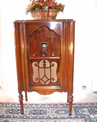 MOBILE RADIO PHILIPS ANNI '30 CON FM FUNZIONANTE