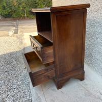 Antico comodino