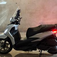 Piaggio Beverly 400 S hpe come nuovo + accessori